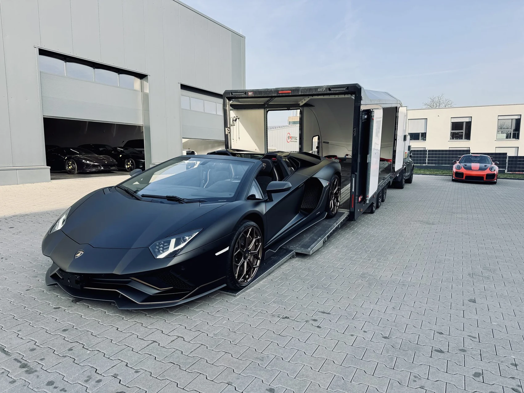 Diskrete Fahrzeugübergabe — Royal Legacy Vehicle Sourcing